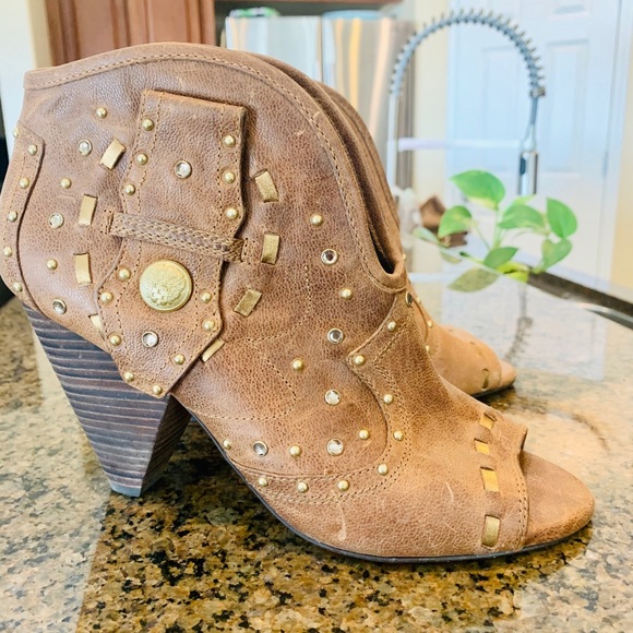 vince camuto kavippa shooties